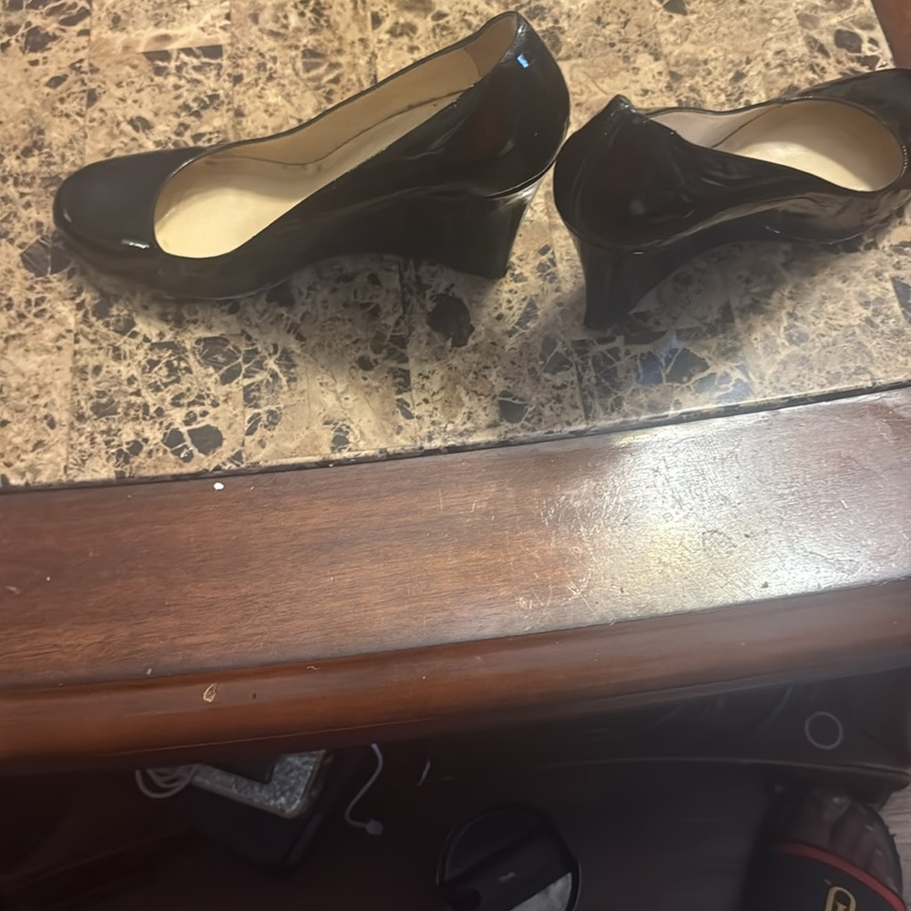 Classic Black Women's Heels - Picture 7 of 8